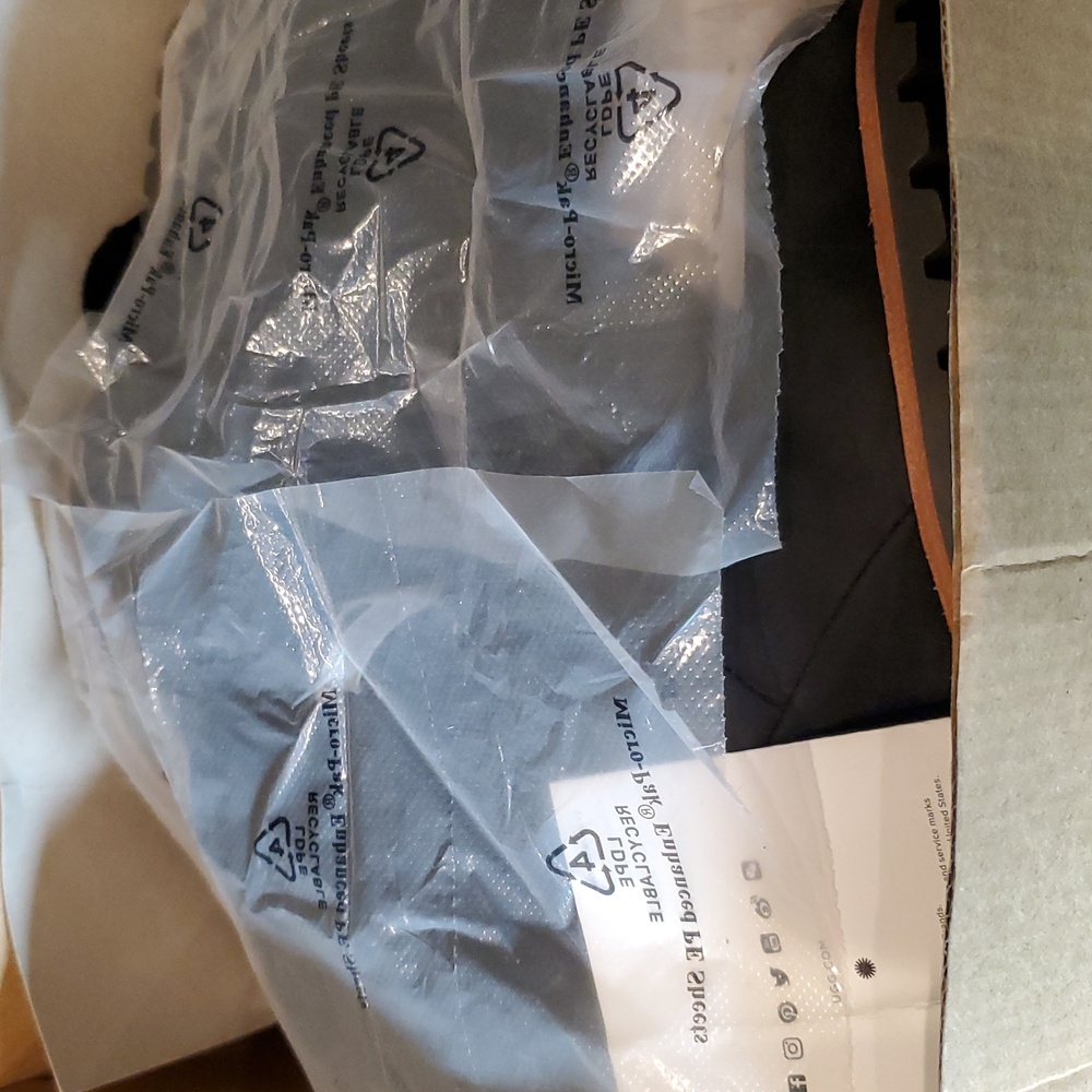 🦋NIB UGG Wedge Boots - Picture 16 of 16